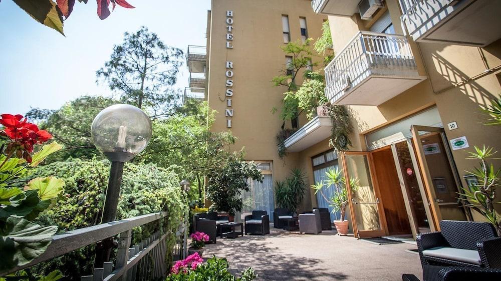 Hotel Rossini Tabiano Terme エクステリア 写真