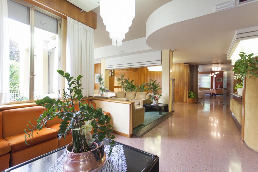 Hotel Rossini Tabiano Terme エクステリア 写真