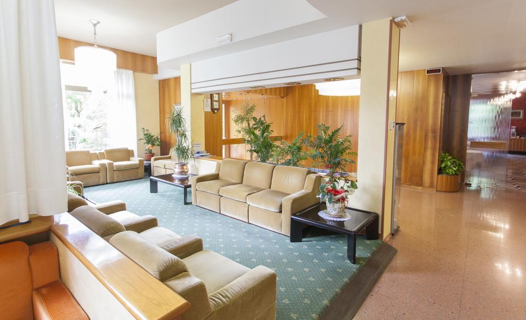 Hotel Rossini Tabiano Terme エクステリア 写真