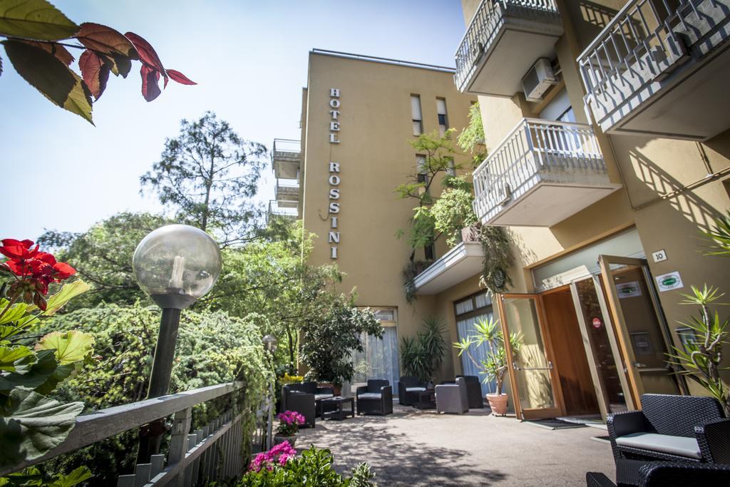 Hotel Rossini Tabiano Terme エクステリア 写真