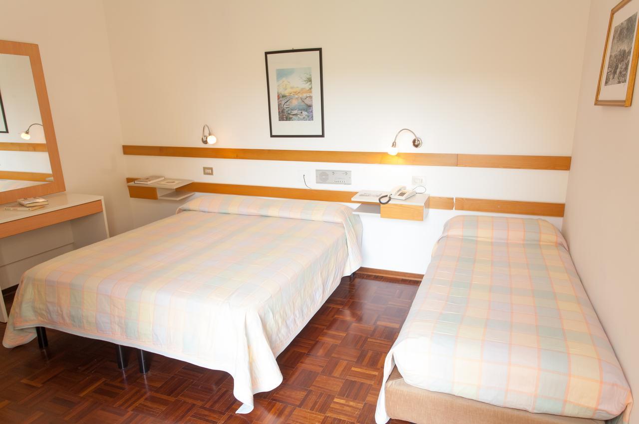 Hotel Rossini Tabiano Terme エクステリア 写真
