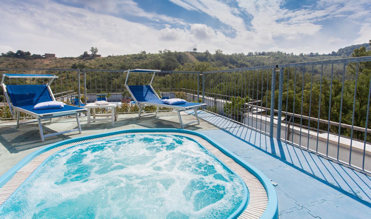 Hotel Rossini Tabiano Terme エクステリア 写真