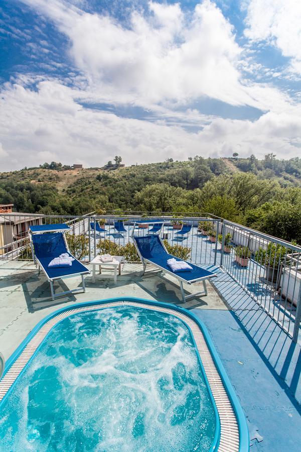 Hotel Rossini Tabiano Terme エクステリア 写真