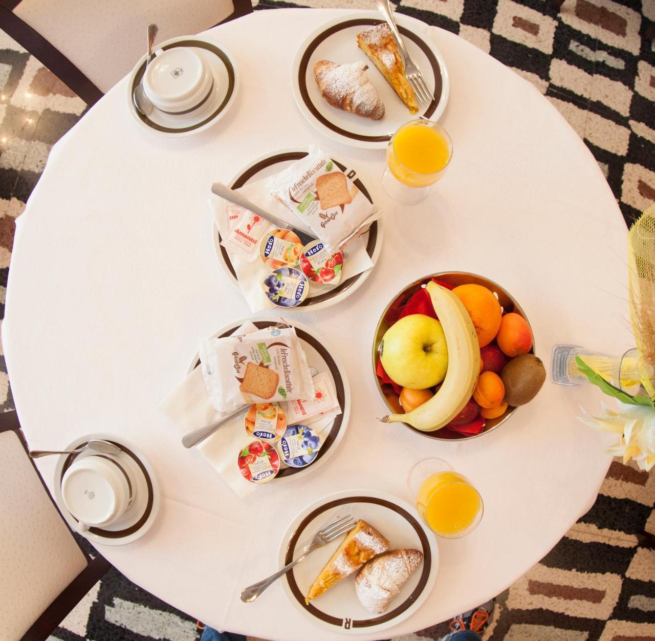 Hotel Rossini Tabiano Terme エクステリア 写真